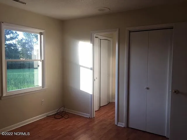 1062 Birchwood Ln — Photo 9