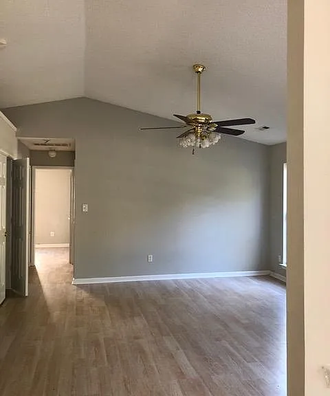 6918 Kentucky Derby Dr — Photo 6