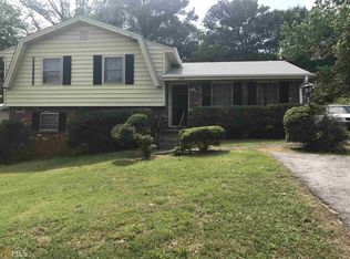 6489 King William Dr, Morrow, GA