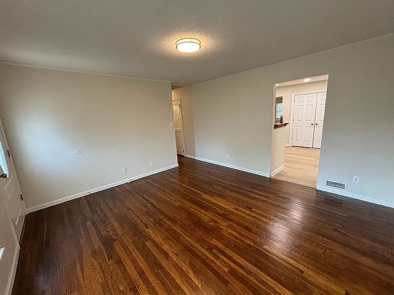 4212 Princeton Ave — Photo 5