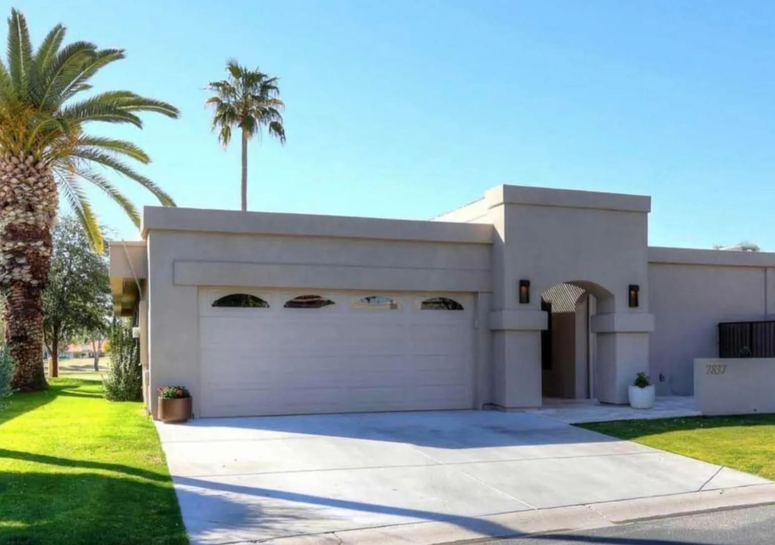 3 bed, 2.0 bath, 1821 sqft, $3,950 — Photo 1