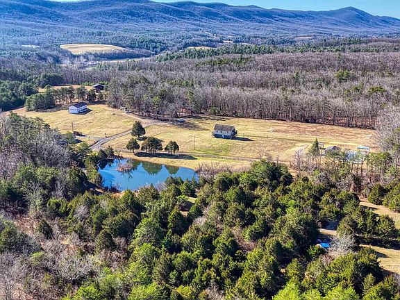 4th image of 443 Meadow View Ln