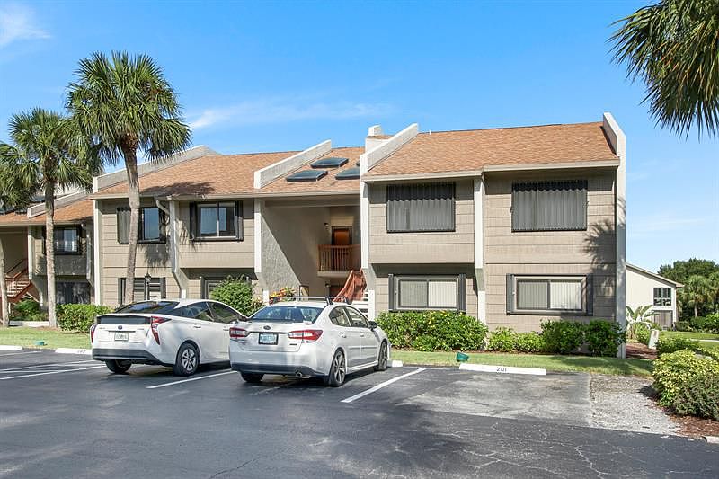 1st image of 1600 NE Dixie Hwy APT 2-101