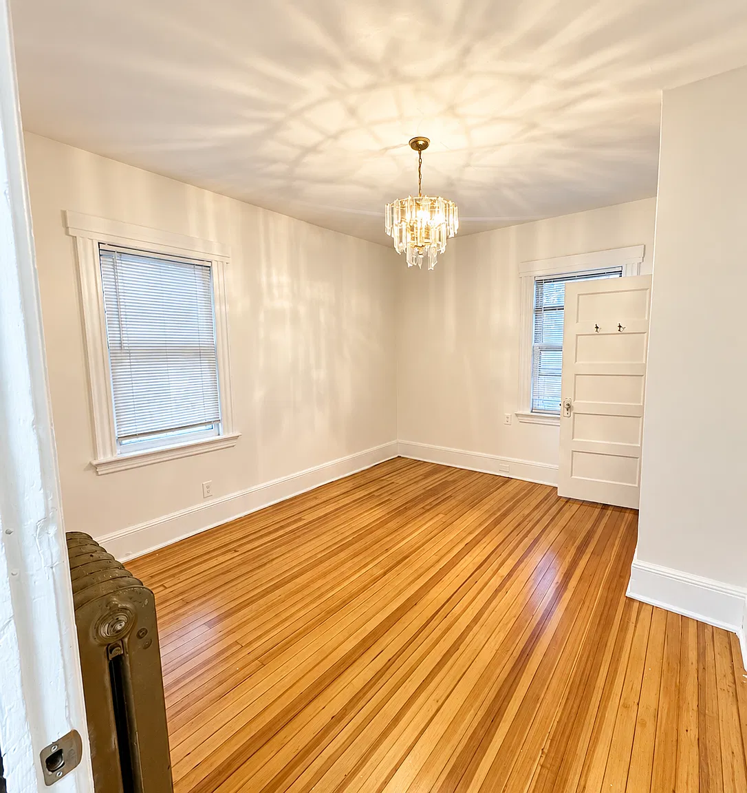 3 bed, 1.5 bath, 1200 sqft, $2,000 — Photo 2