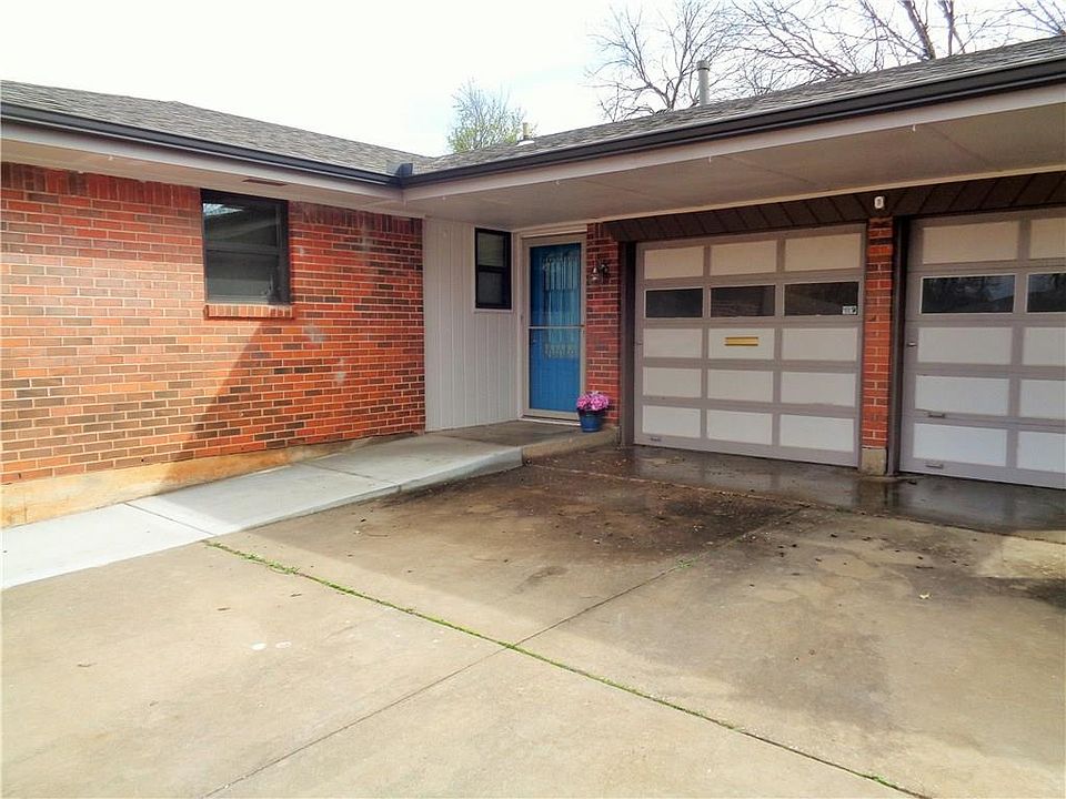 2nd image of 4704 Pam Pl