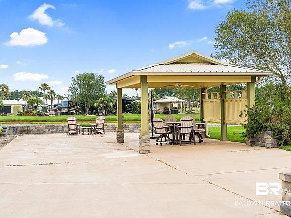 3rd image of 765 Lago Way