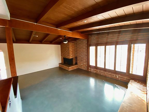 Living room, large picture window