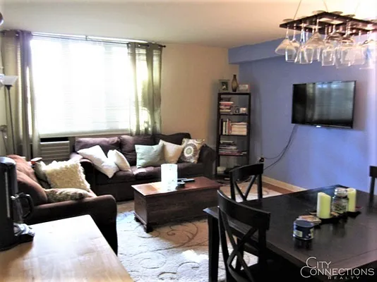 Rented by City Connections Realty | media 8