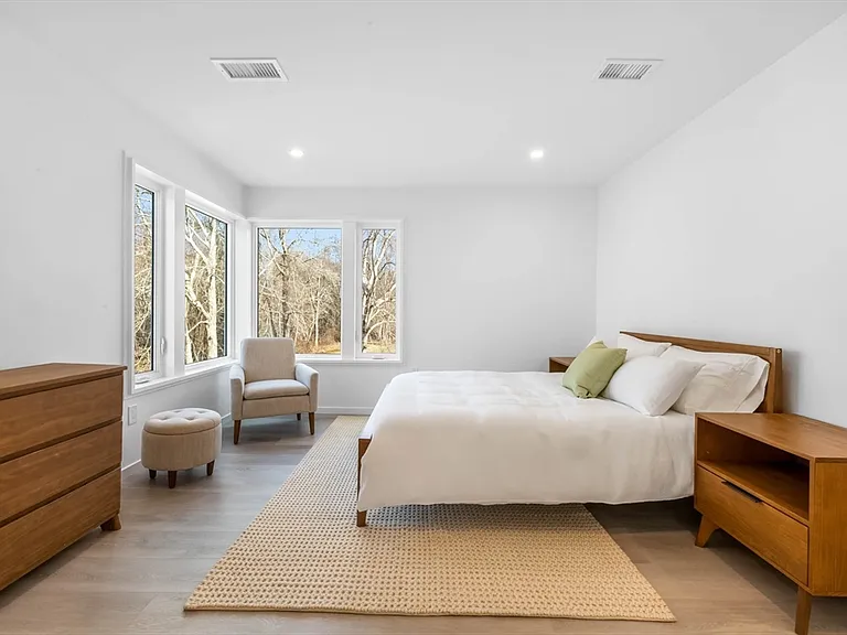 561 Beechwood St #SF — Photo 13