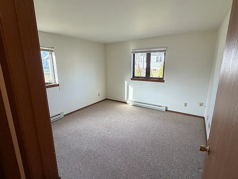 2 bed, 900 sqft, $1,050 — Photo 4