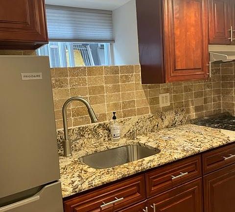 2nd image of 377 Sheffield St #2