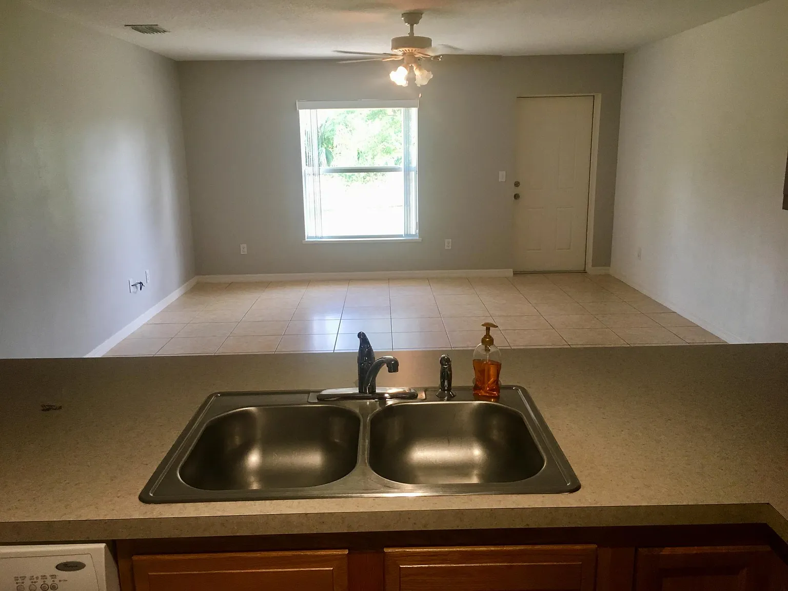 2 bed, 1000 sqft, $1,800 — Photo 4
