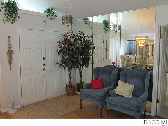 4th image of 628 E Charleston Ct