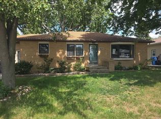 811 3rd St SE, Le Mars, IA 51031