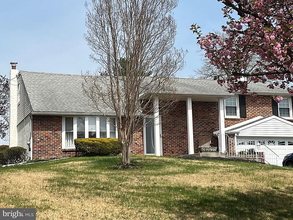 1st image of 212 S Marmic Dr