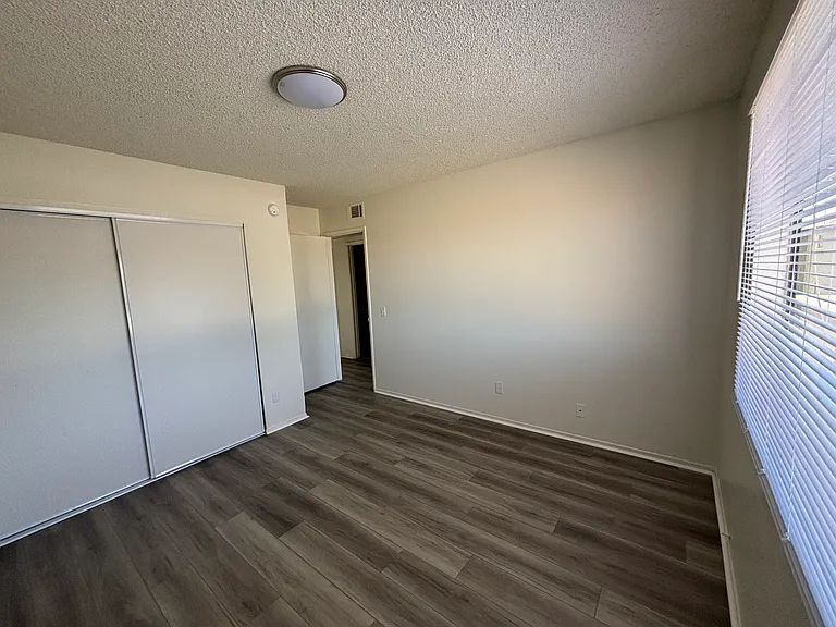 1134 E Avenue Q #5 — Photo 8