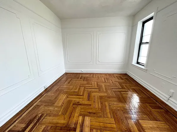 254 East 56th Street image 1 of 6