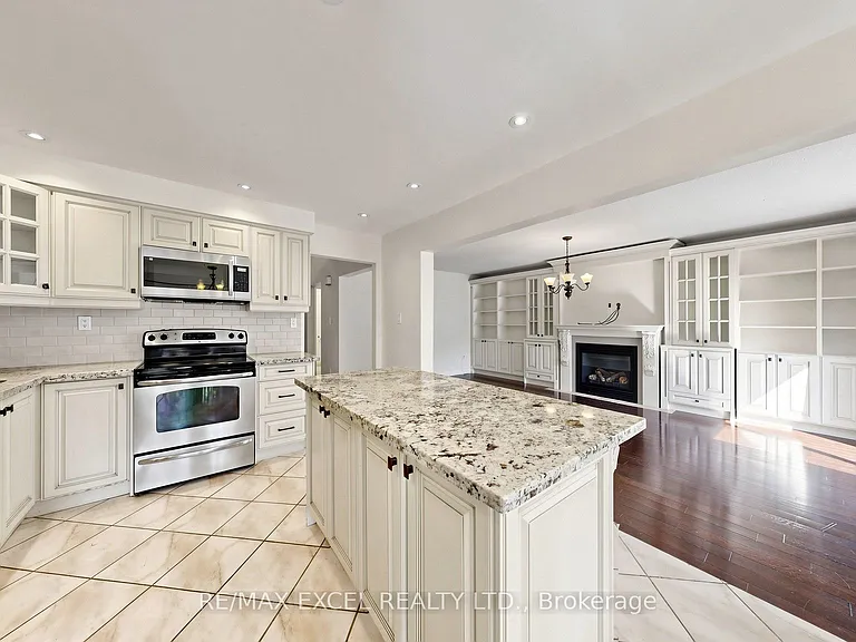 21 Mary Gapper Cres — Photo 11