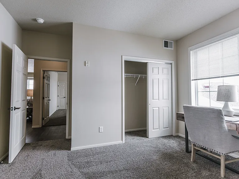 Lakewood Crossing Apartments — Photo 44