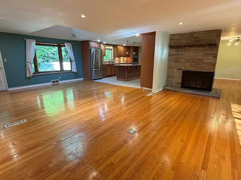 54 Tree Top Ln — Photo 10
