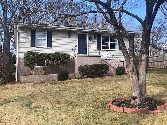 2nd image of 931 McLinden Ave SE