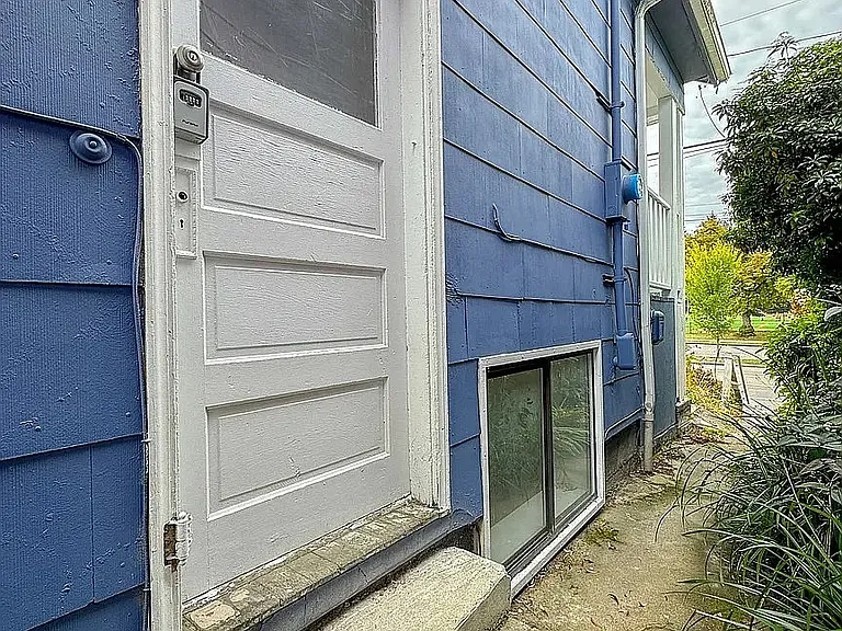 5214 Green Lake Way N — Photo 12