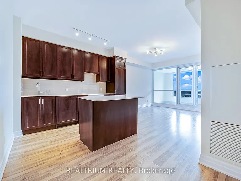 9075 Jane St #1207 — Photo 10