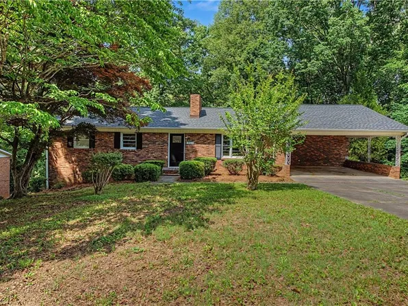 3761 Spaulding Dr, Winston Salem, NC 27105