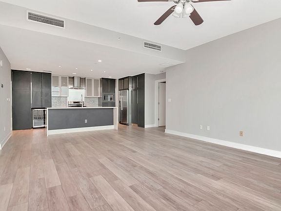 4th image of 1208 E Kennedy Blvd Unit 1011