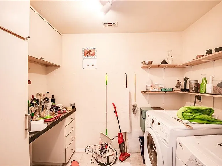 2400 Thornton Rd — Photo 14