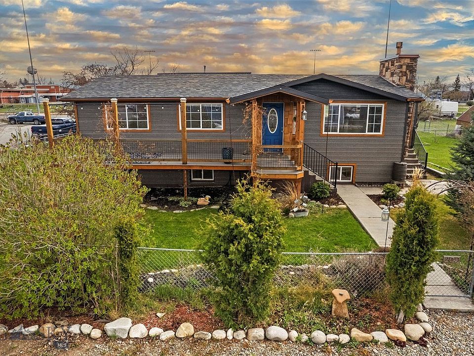 1st image of 209 4th St