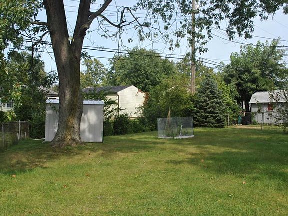 3rd image of 7242 Saratoga Ave