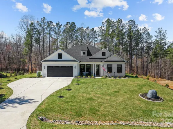 151 Powder Spring Dr, Statesville, NC 28677