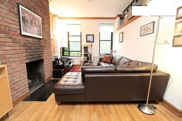 Rented by Bond New York | media 18