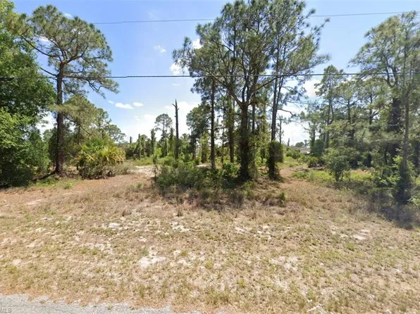 852 Carpenter ST E, LEHIGH ACRES, FL 33974