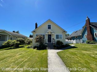 1309 7th St, Anacortes, WA 98221