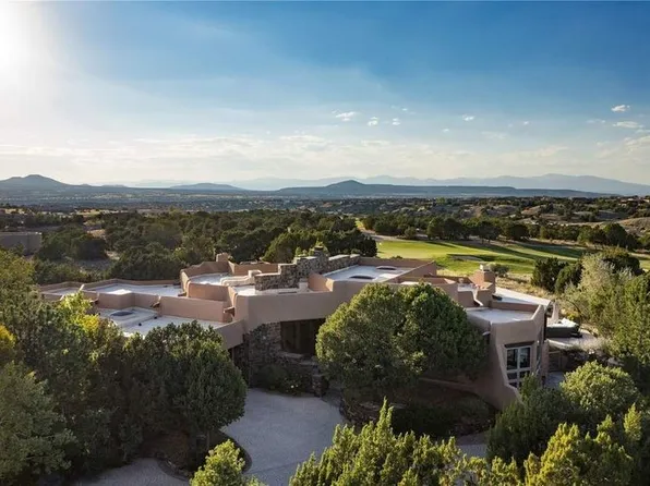 93 Thundercloud Rd, Santa Fe, NM 87506