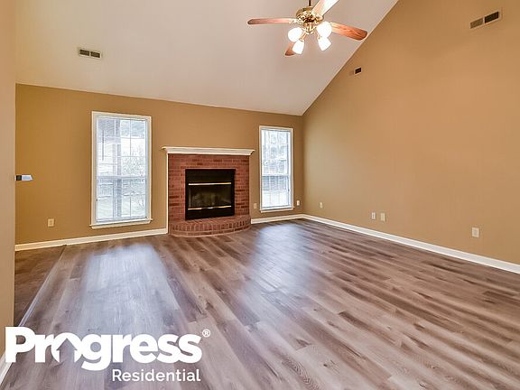3rd image of 2613 Sunbury Cir