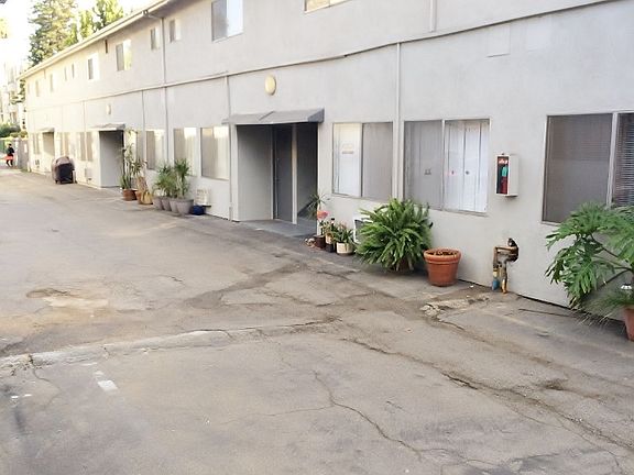 2nd image of 1539 N Bronson Ave APT 23
