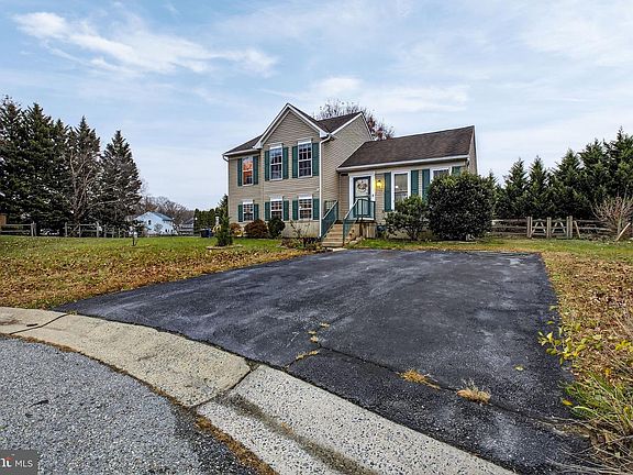 3rd image of 107 Rushmore Ct