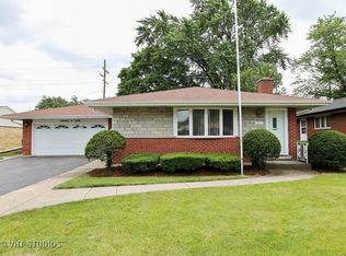 301 Ambleside Rd, Des Plaines, IL 60016