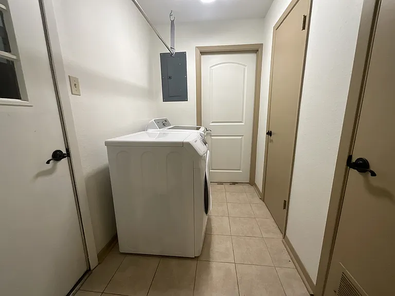 530 Hilliard Dr — Photo 18