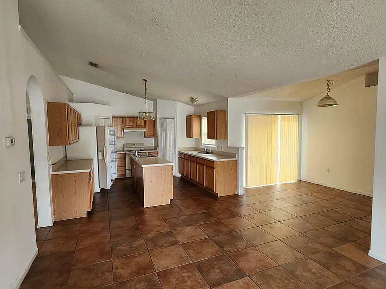 3197 Harrow Rd — Photo 8