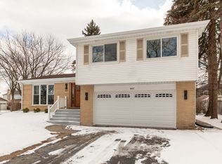 1627 E Dogwood Ln, Mount Prospect, IL