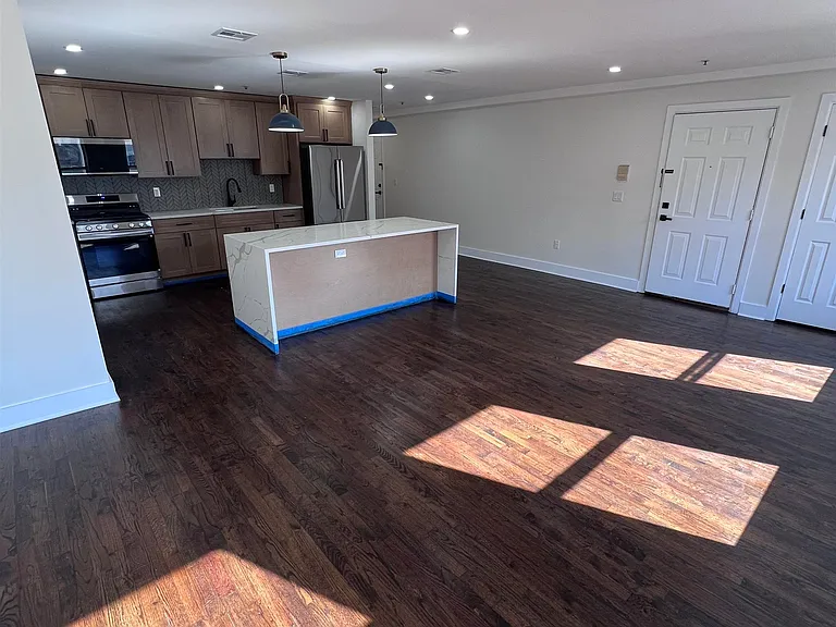 427-429 Martin Luther King Jr Dr #3 — Photo 10