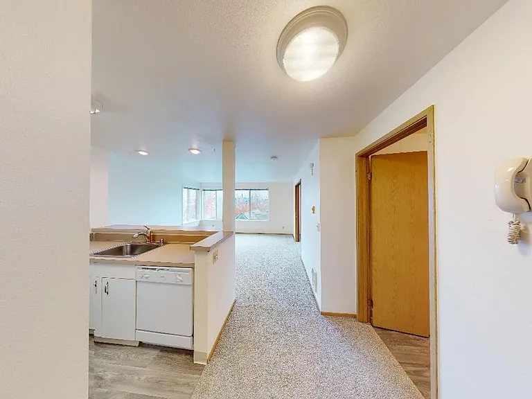4459-Upper Fremont Close To Woodland Park Zoo — Photo 7