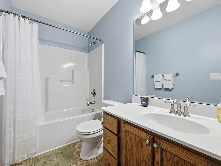 606 Kent St — Photo 21