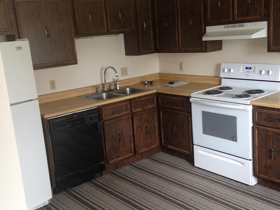 2nd image of 114 1st St #3