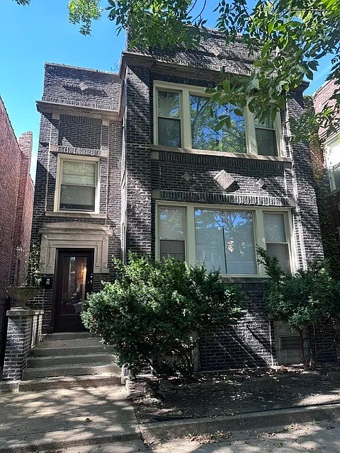 2 bed, 1050 sqft, $1,650 — Photo 1