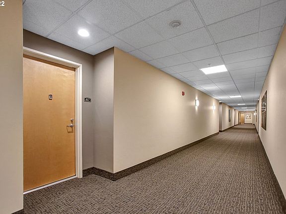 4th image of 300 W 8th St Unit 417